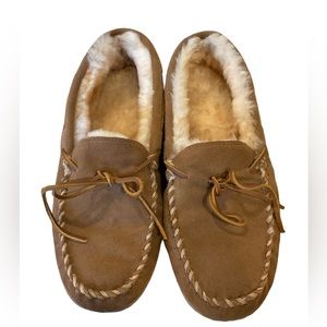 Minnetonka fur lined suede moccasin slippers